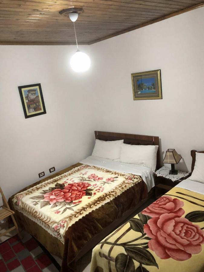 Tomor Shehu Guest House Berat Exterior foto