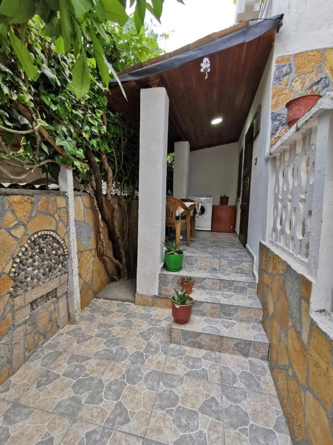 Tomor Shehu Guest House Berat Exterior foto