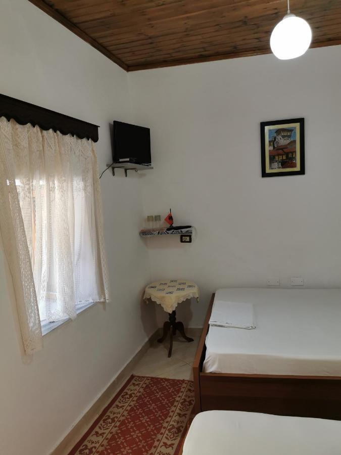 Tomor Shehu Guest House Berat Exterior foto